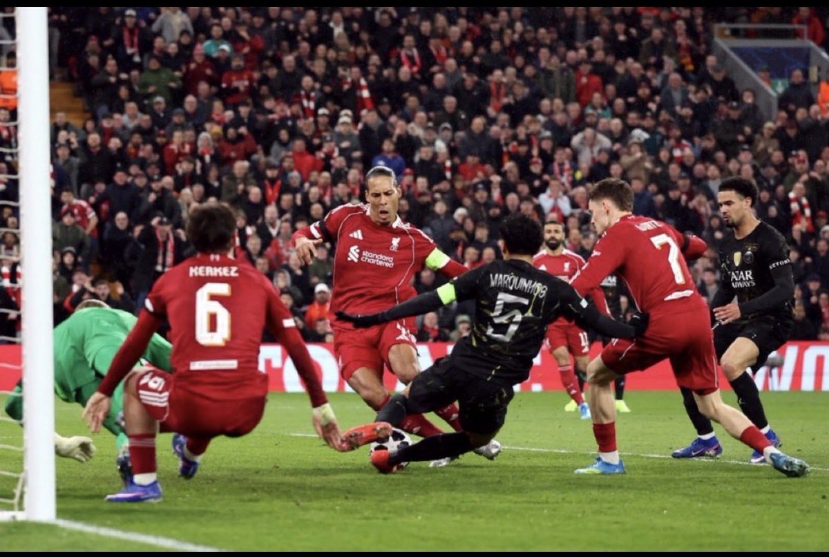 Lukascote2's tweet photo. Quel sauvetage de notre capitaine quand même il nous en sauve une belle 
#LIVPSG #UCL https://t.co/lUHhAtd57w