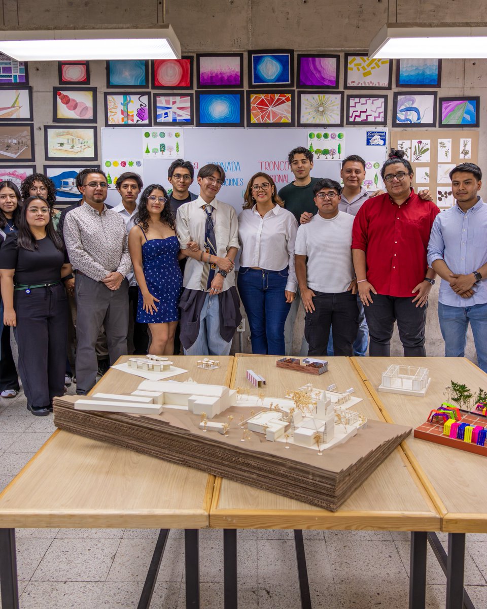 uamxoficial's tweet photo. 🐾 La creatividad también se construye con técnica y comunidad. 🎨
Así se vivió la 12ª Jornada de Exposiciones de CyAD en UAM Xochimilco, con proyectos de arquitectura y diseño llenos de diversidad.

#CyAD #UAMXochimilco https://t.co/hBfV1nXeAz