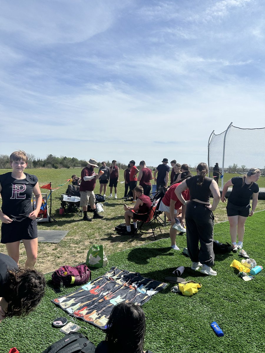 PLVThrows tweet media