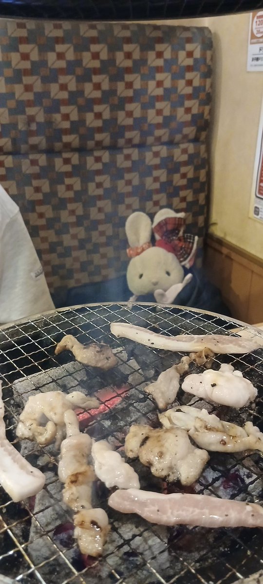 ぐんぐんです！
安安で、焼肉食べました！
煙たいけど、美味しかった(,,•﹏•,,)