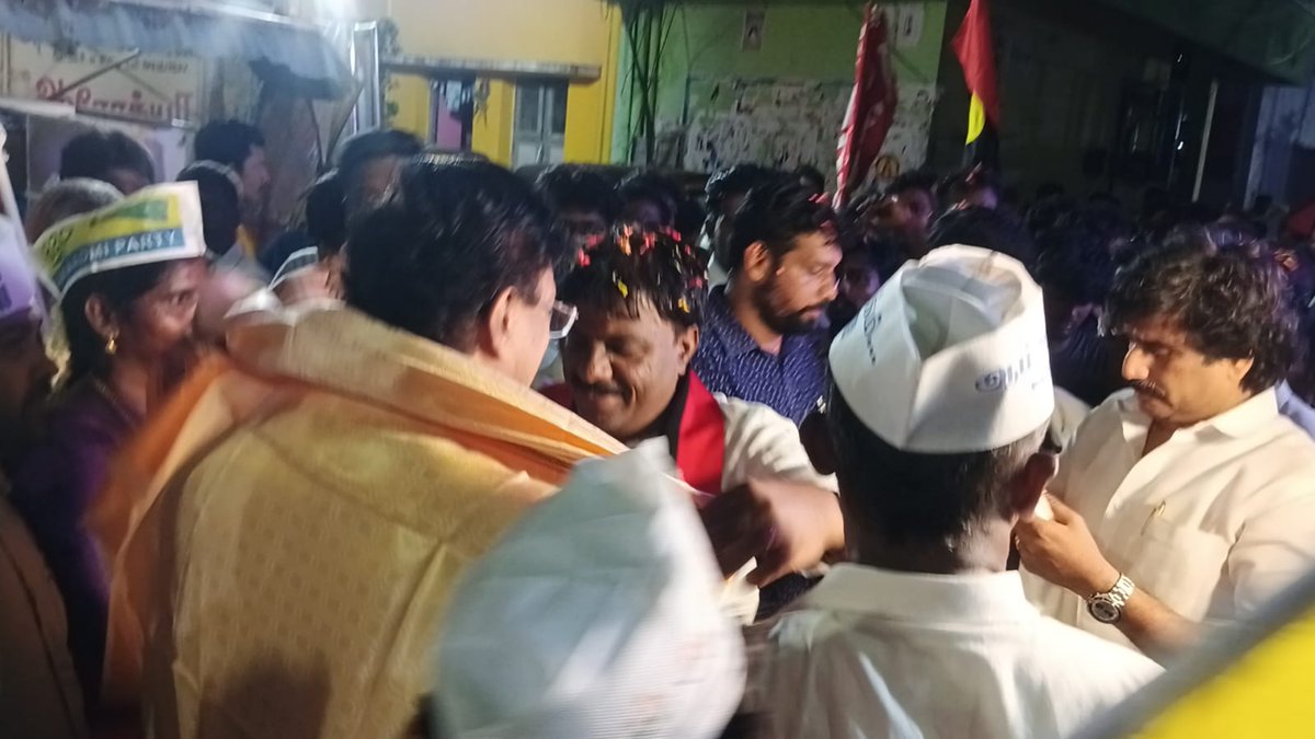 #Annanagar_Election AamAadmiParty Tamilnadu President Vasigaran Did Election Campaign for DMK Candidate Mr. Sitrarasu at Anna nagar Assembly constituency yesterday evening <a href="/ArvindKejriwal/">Arvind Kejriwal</a> <a href="/AamAadmiParty/">AAP</a> <a href="/SandeepPathak04/">Dr. Sandeep Pathak</a> <a href="/pankajgupta/">Pankaj Gupta</a> <a href="/PankajSinghAAP/">Pankaj Singh</a> <a href="/mkstalin/">M.K.Stalin - தமிழ்நாட்டை தலைகுனிய விடமாட்டேன்</a> <a href="/arivalayam/">DMK</a>