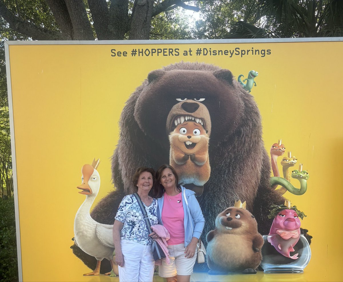 FloridaGoldRea1's tweet image. Who else saw #AMCScreenUnseen last night? Watched #Normal @WDWDowntown with  Mom and hubby! Enjoyed some delicious concessions too Good movie with over the too action and laughs! If you enjoyed #Nobody you’ll love it!  #amctheatres #Odenkirk #actionmovie #movie #Cinema #AMC4Life