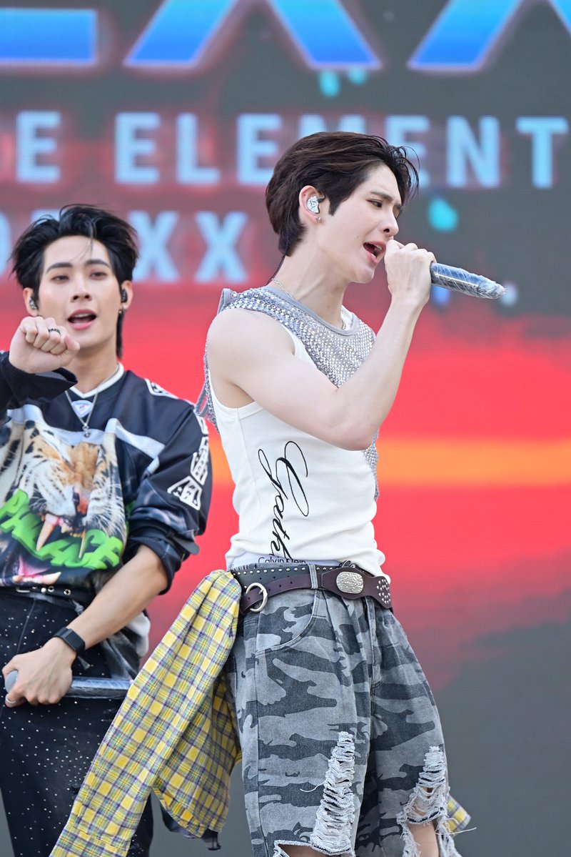 ขอคนเข้าใจเส้นเลือดที่คอ..🫣🙂‍↕️

DEXX SONGKRAN26 ICONSIAM 
#DEXXxICONSIAM
 #JamesSu