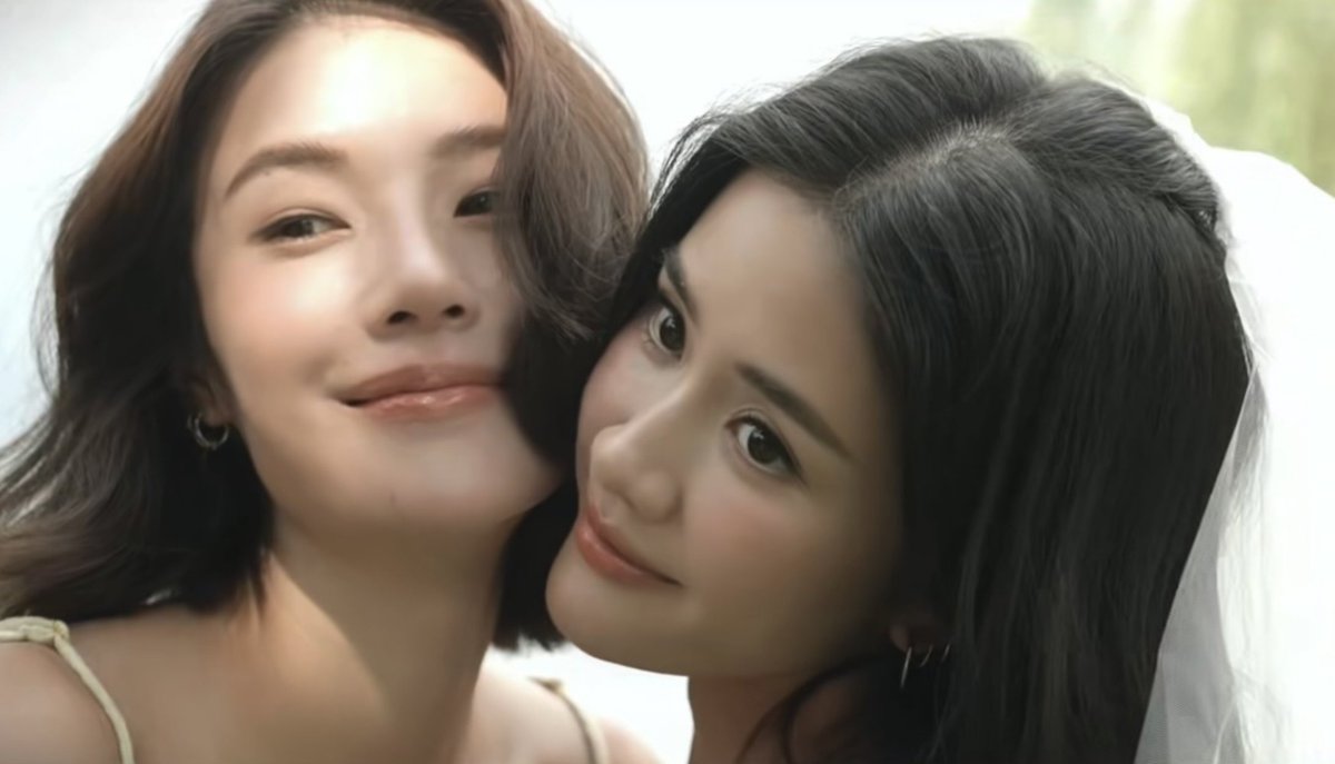 kjintja's tweet photo. Friend…หลินแพรว….#LinnPraew #praewcher #linnmashannoad #linnpraew https://t.co/PYa8zS9hzv