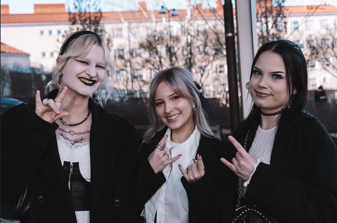 kia Ꙩ*:･ﾟ👻 tweet media