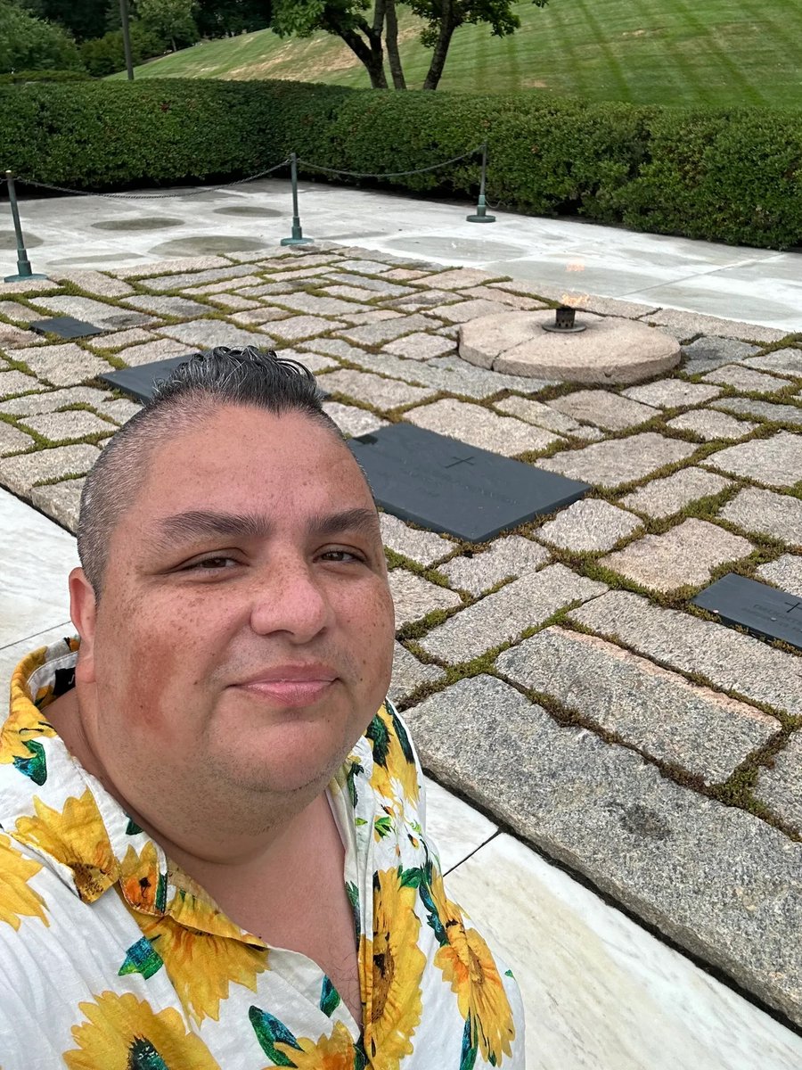 PresidentsVisit's tweet image. More Visual Aids 👁👁 for the “John F Kennedy’s Tomb” Episode of “Visiting the Presidents”! ⚰️🪦🦅🇺🇸🏛 My most recent Visit, in July 2024! 

Check out “John F Kennedy’s Tomb”! visitingthepresidents.com/2026/04/07/sea…

#JohnFKennedy #Arlington #grave #president