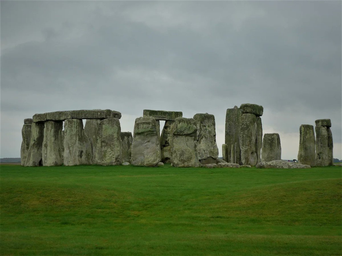 whencyclopedia's tweet image. 🪨 Stonehenge, a prehistoric monument on Salisbury Plain in Wiltshire, England.

📷 Photo by Viktorija. 

#Stonehenge #Prehistoric #Prehistory #History #HistoricalSite #Wiltshire #England