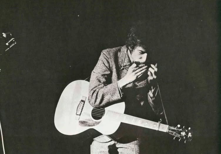 Tonight, Bob Dylan and his band are set to perform the sixteenth concert of the Rough and Rowdy Ways US Spring Tour 2026. In Knoxville, Dylan has already played twelve concerts over the years - The first one in 1965.

📷: Robert Bolton

#bobdylan