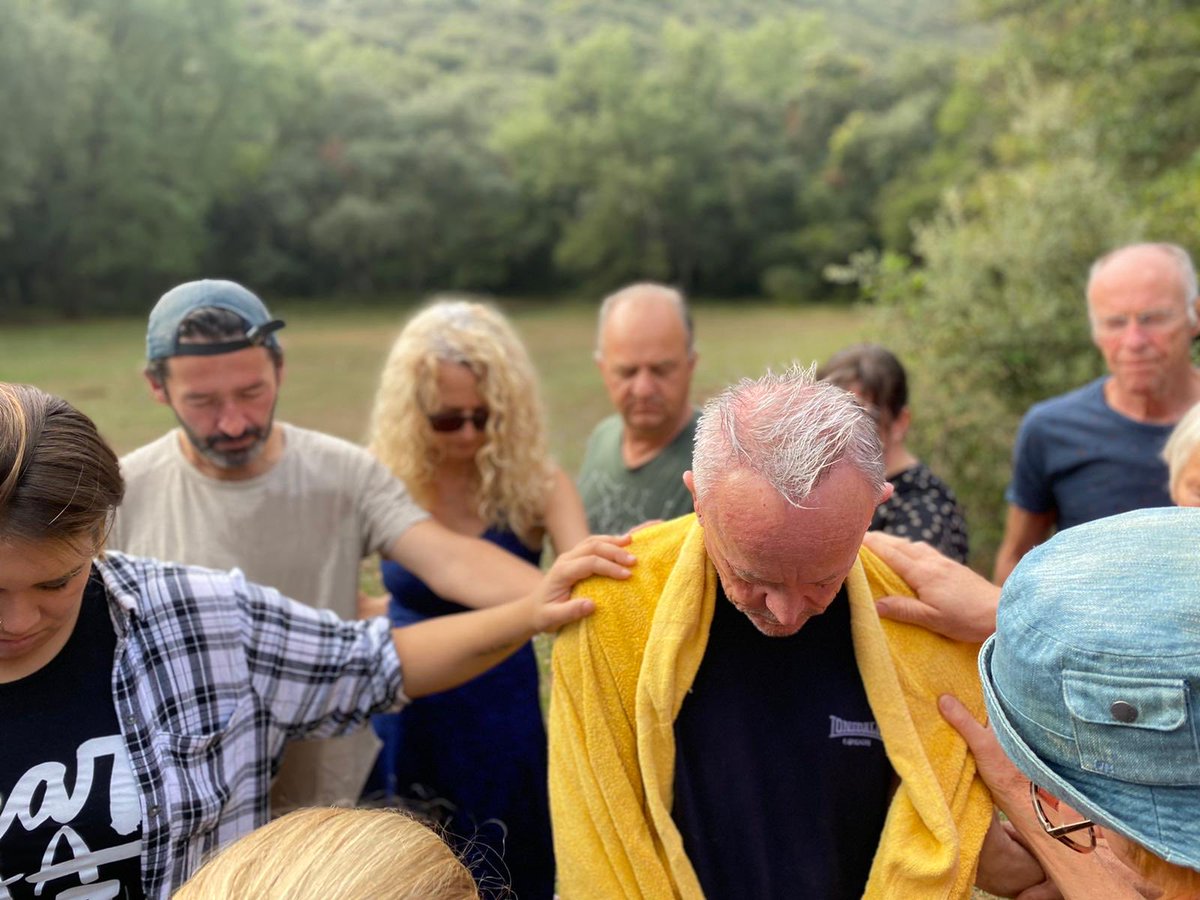 Dave (Diem) Burden | author/hotelier tweet media