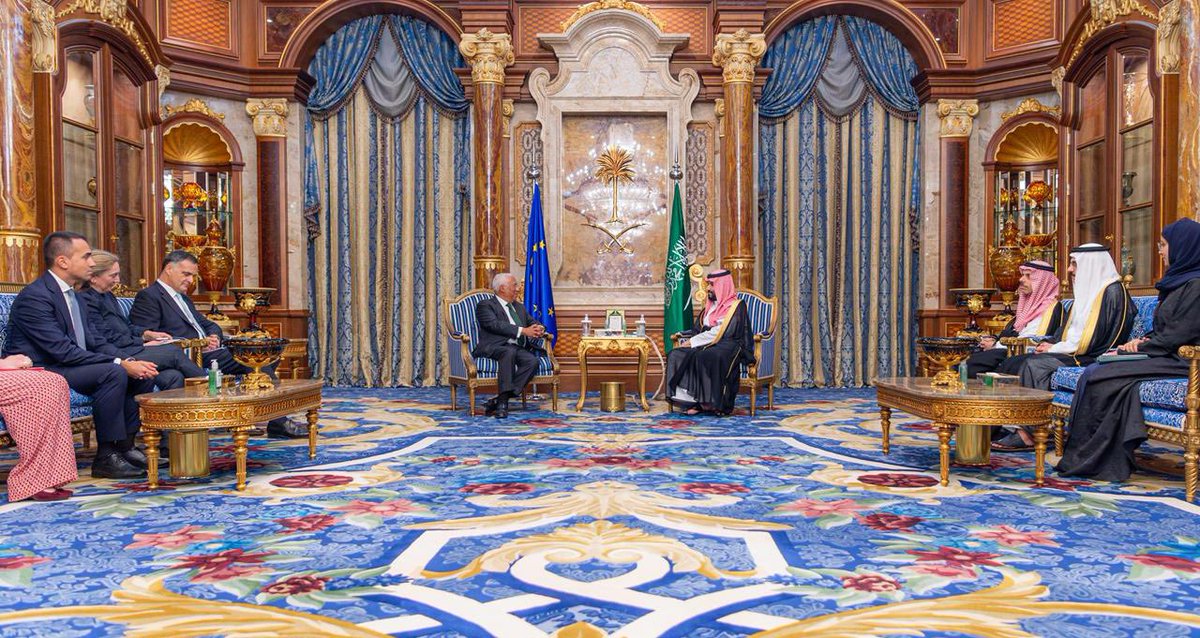 SaudiNews50's tweet photo. عاجل:

 ولي العهد يلتقي رئيس المجلس الأوروبي.

- https://t.co/WC7EpUW5wM