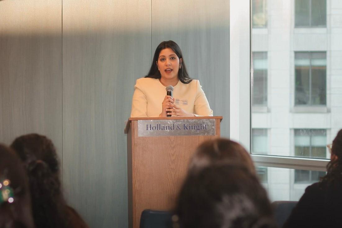 Holland_Knight's tweet image. Holland &amp;amp; Knight's #Boston office enjoyed hosting @WBAofMA for its program "The View from Inside: In‑House Guidance for Young Lawyers." The event allowed new attorneys to hear practical insights from in-house lawyers in the education, healthcare and retail industries about