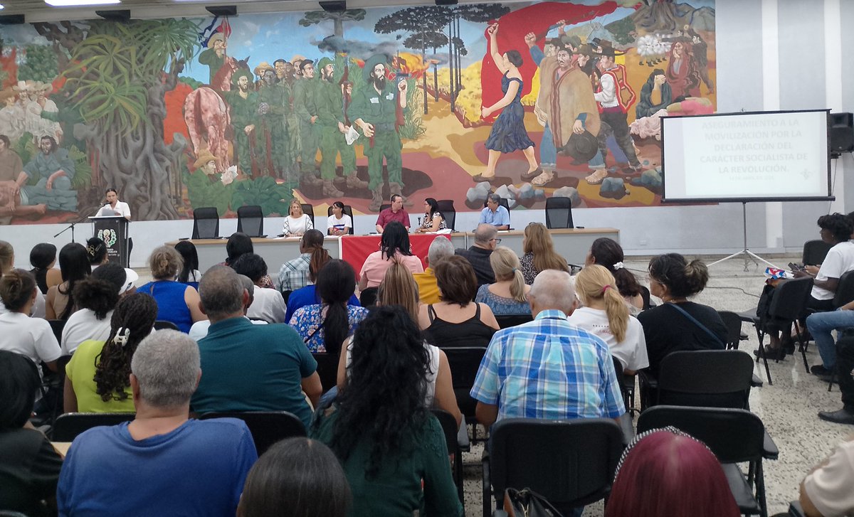 🩺🇨🇺 Este #1Mayo, el sector de la salud vuelve a las plazas para ratificar su compromiso y lealtad a la Patria, un homenaje también a #100AñosConFidel.

🗣️ Como señaló <a href="/japortalmiranda/">José Angel Portal Miranda</a>, será un desfile marcado por la unidad, el deber y el patriotismo de nuestros trabajadores.