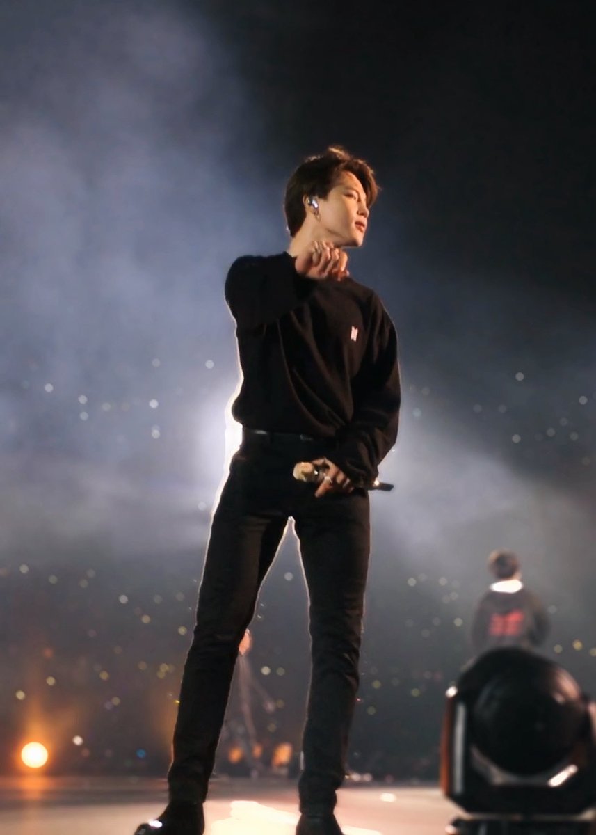 ✶⋆.˚ tweet media