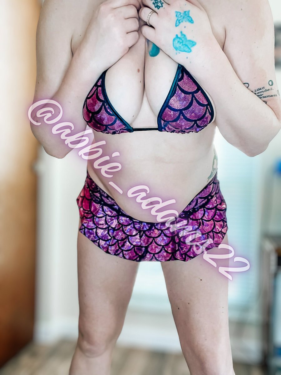 abbie_adams22's tweet photo. Who’s ready to cum have some fun?! Free dick rate when you sub! Link in comments. https://t.co/b2NiLbM0va