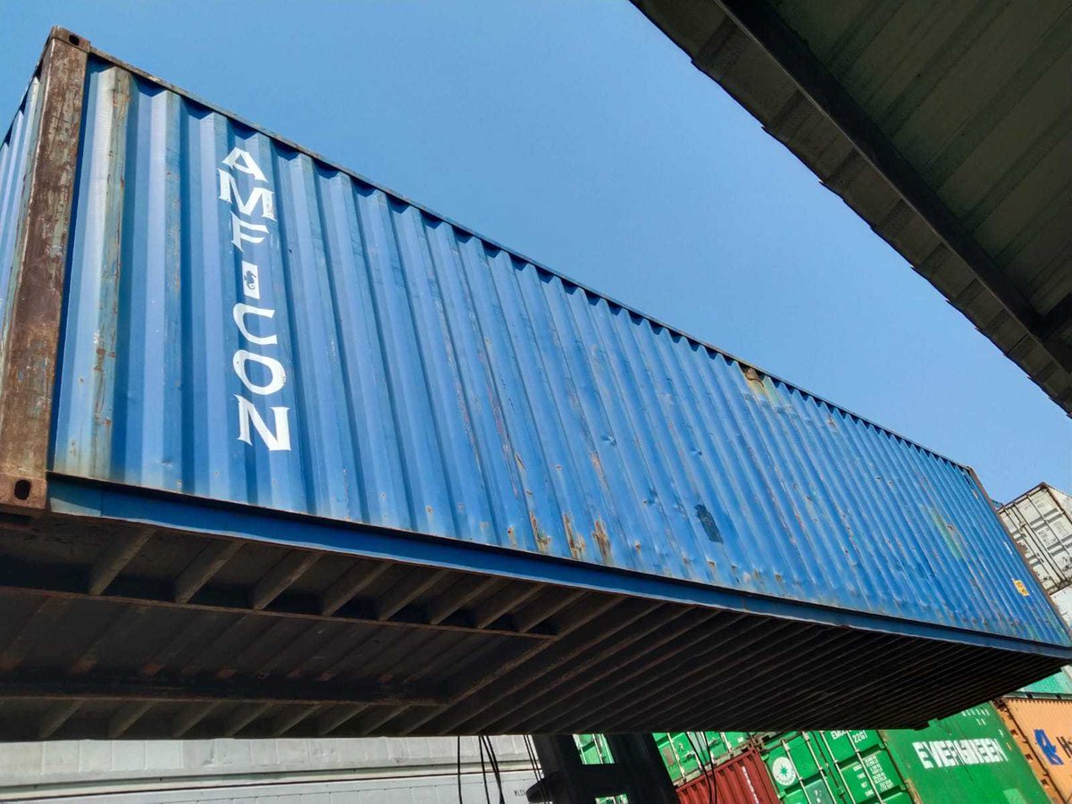 jack_rao11's tweet photo. Jual container bekas ukuran 20 &amp; 40 feet (Dry &amp; Reefer)

Harga container bekas utk saat ini dimulai dari harga:
- 20GP 23jt/unit
- 40HC 35jt/unit

Kondisi 70% keatas

- Harga diatas blm termasuk ongkos delivery kelokasi pembeli
- Lokasi di Belawan, Medan

HP &amp; WA: 0877-6049-6041 https://t.co/M8rNbCbj8p