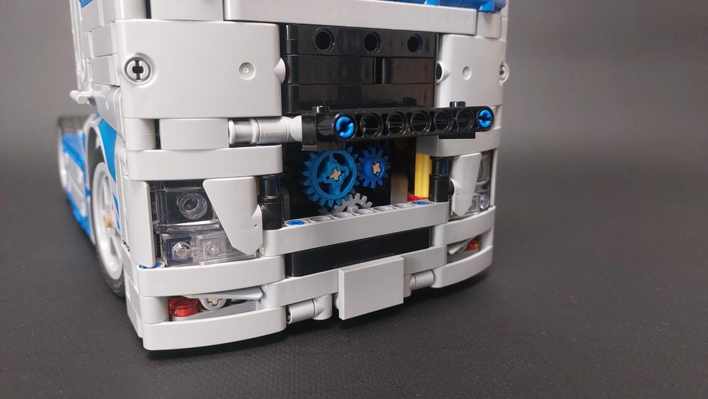 Rebrickable's tweet image. Turn your 2 Fast 2 Furious Nissan Skyline GT-R (R34) Car into the 42210 Alternate model MAN TGX R-Lion by Anton Kablash reb.li/m/258878?spot=… #lego #rebrickable #legomoc #alternatebuild
