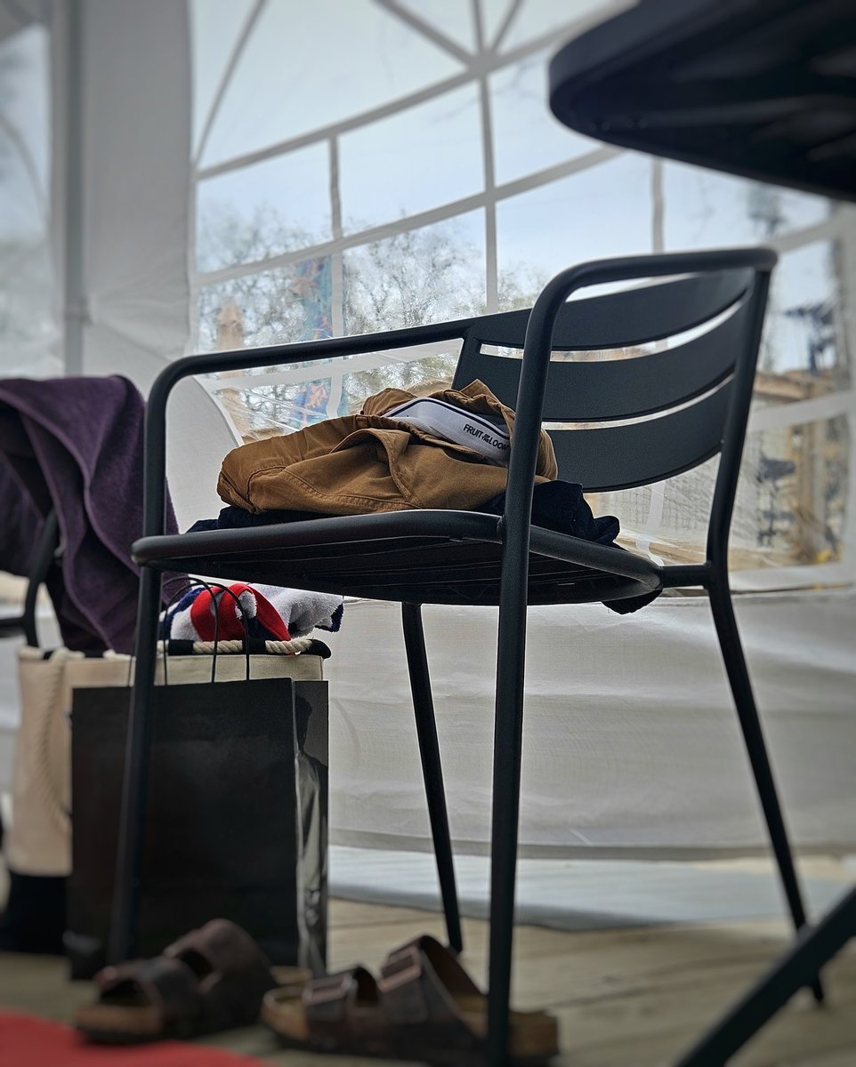 GeeksAndBriefs tweet media