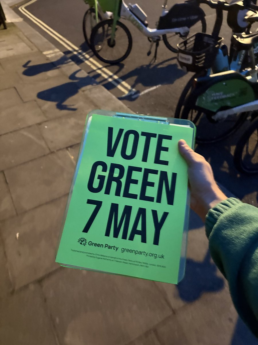 Green_CharlieB's tweet photo. A great evening out in Harrow Road! We spoke to many residents including lifelong Labour voters who told us they’ll be voting Green for the first time.
#votegreen #localections #westminster https://t.co/FSa4Rx5k9t