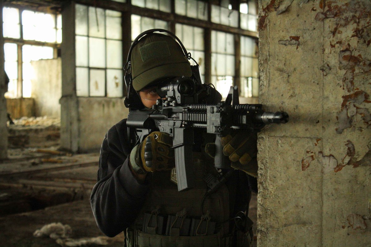 thatrandomop's tweet photo. Factory Ass Moment
@tarkov #CosplayArt https://t.co/UmaJ9oB5Pr