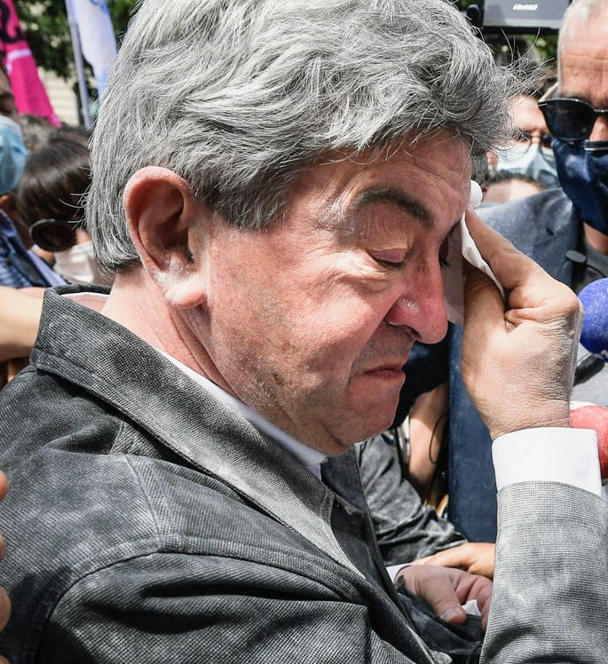 albatraud's tweet photo. @Clemence_Guette Tous les antisémites se mobilisent sur ordre du vieux gourou !

Ce vieil homme RAGE de voir qu'il ne gagne jamais !

Il va encore pleurer lorsque cette loi salutaire va passer ! https://t.co/cPDnKqbjue
