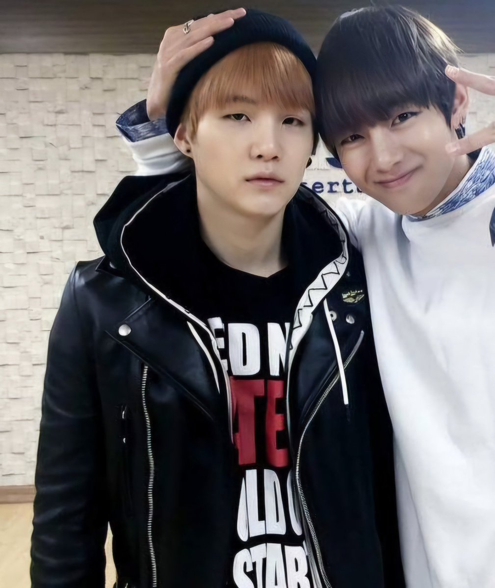 arjeevley's tweet photo. 방탄소년단 폴라 양도 슈가 윤기
BTS SUGA YOONGI POLAROID FOR SALE

UNDISCLOSED ✔️
SIGNED ❌️

SEND A DM! 

방탄 폴라로이드 BTS 포카 포토카드 석진 윤기 남준 호석 지민 태형 정국 김석진 민윤기 김남준 정호석 박지민 김태형 전정국 진 슈가 호석 알엠 뷔 윙즈 아미밤 사인 친필 signed wts https://t.co/rbxyDIKmZ5