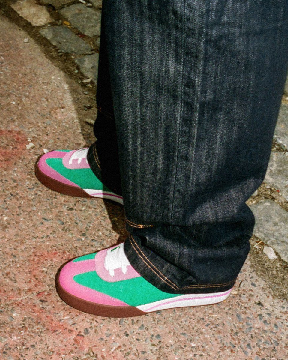 Sneaker News tweet media