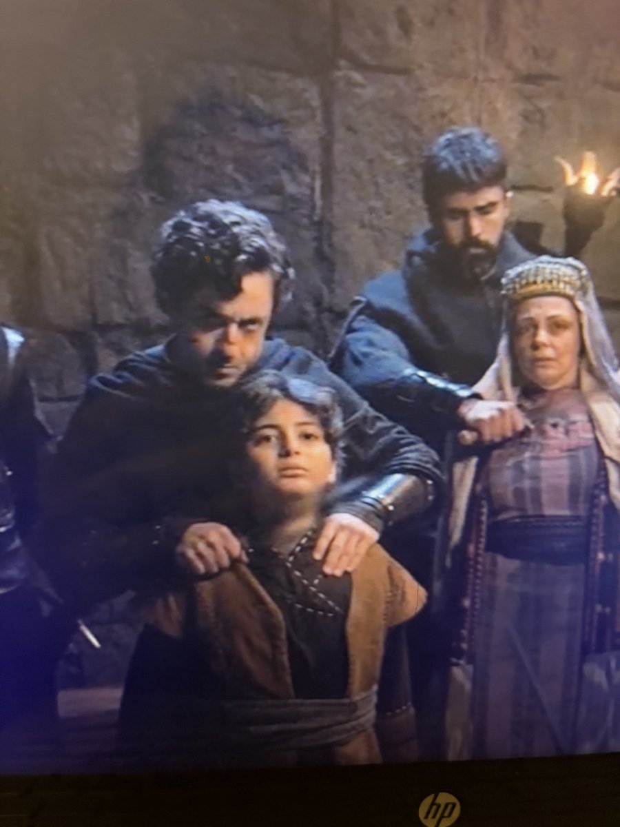 #MehmedFetihlerSultanı 
#SerkanÇayoğlu 
Destur Girls for SerkanÇayoğlu
Will Suleyman kill Bahadir’s family ?