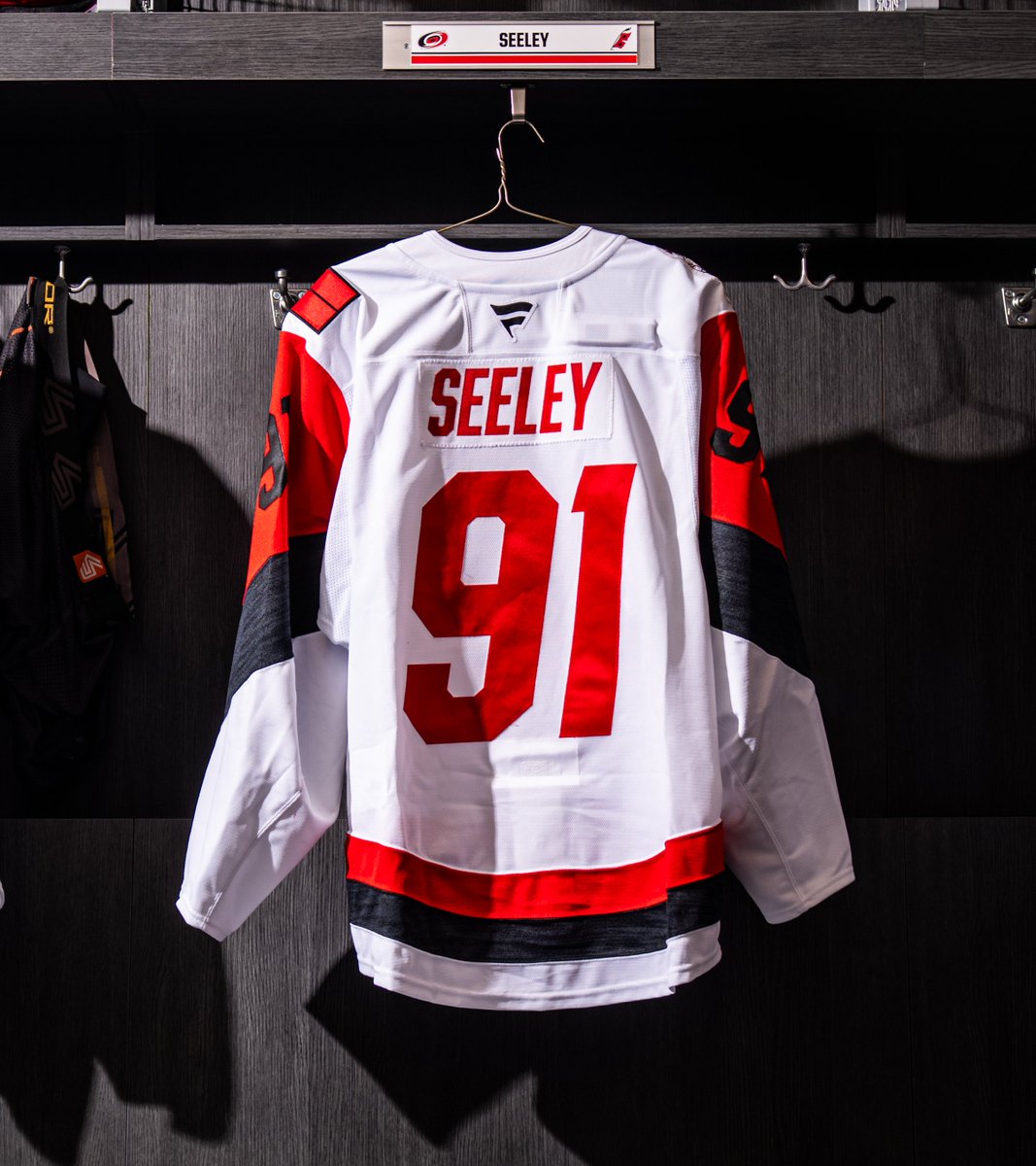 z - Carolina Hurricanes tweet media