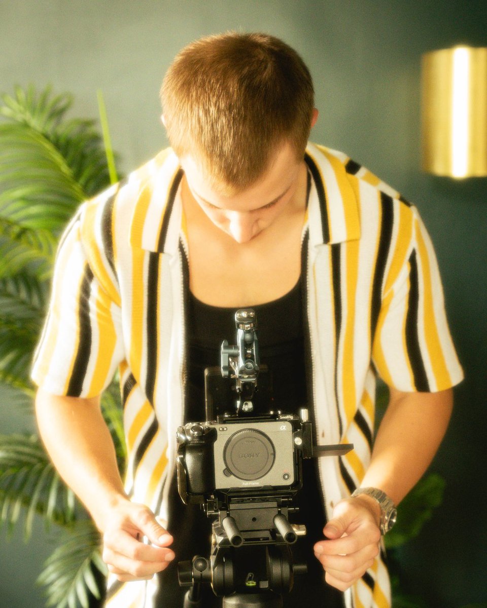 miaupshawprods's tweet photo. If you’re an artist and don’t have a strong, professional music video, it could be holding you back more than you think.

Music videos aren’t just an extra — they’re part of how your music lives and grows. When it’s done right, it doesn’t just look good — it works for you. https://t.co/5b6tNB1TbP