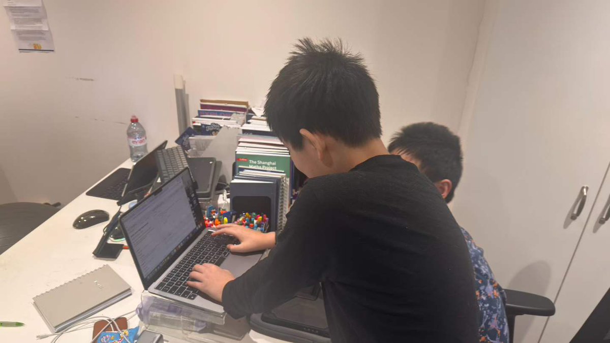 doctorzlai's tweet image. Day 429 - Leetcoding with Kids - 3895. Count Digit Appearances
带娃刷题第429天 数字出现次数

#leetcode #tutorial #daily #learning #python #programming #力扣 #编程 #计算机 #学习