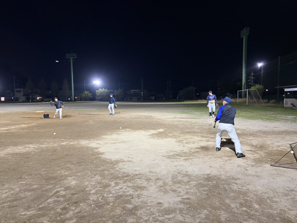 ryr2523's tweet photo. 【大会前練習】

アップとキャッチボールでコンディションを整え、ピッチングで最終調整

Tで打撃の再現性を確認し、バントでは確実に進める意識を徹底

ノックでは守備の最終確認を行いました

大会に向けて、良い準備ができました

#茨城　#軟式野球　#選手募集　#マネージャー募集　#自治労 https://t.co/mLFPxLzSGh