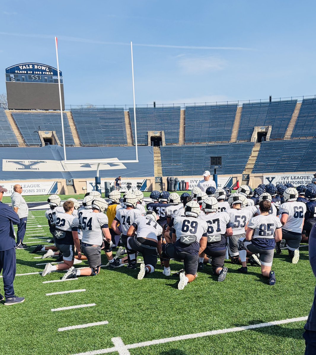 ChaseSylvia22's tweet photo. Had a great time back at @yalefootball! Thank you @CoachCiotti11 for the invite!

@coach_cahill @coach_smcgowan @AlexKurtzYale @TaftFootballCT @CoachBenChapman https://t.co/J4mZkDjxyB