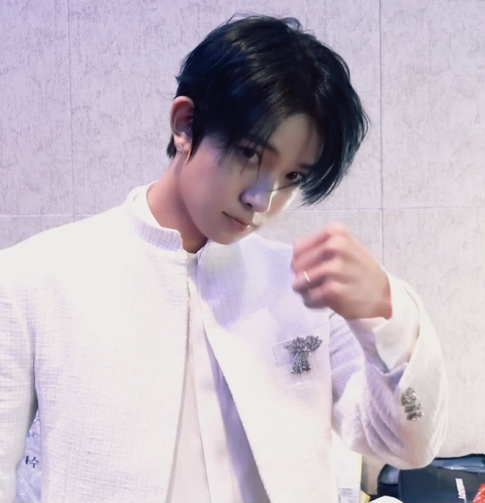 heevanz 🍒 tweet media