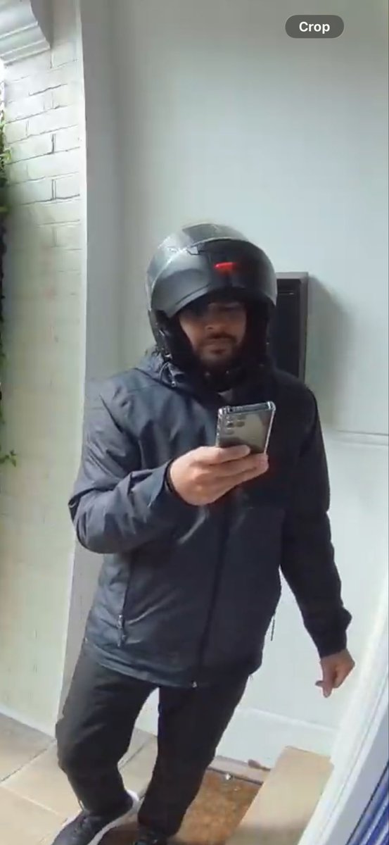kieran_pissco's tweet photo. @UberEats would you mind contacting me about your driver, Ranadeer, seen below delivering to my neighbour and then proceeding to steal a parcel from in front of our house. Brent / Cricklewood area of London yesterday 13/04/2026 at 12:54pm @metpoliceuk @Brent_Council https://t.co/qKPkPqsDpq