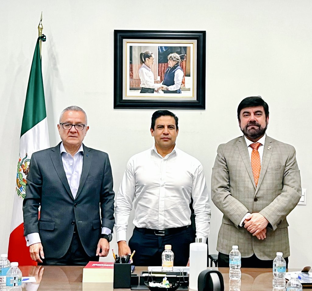 En el Gobierno de la Maestra <a href="/delfinagomeza/">Delfina Gómez A.</a> se realizan inversiones para transformar y modernizar el espacio público. Las y los mexiquenses tienen derecho a vivir y disfrutar entornos accesibles, ordenados, inclusivos, funcionales y para promover el desarrollo. Por ello, la