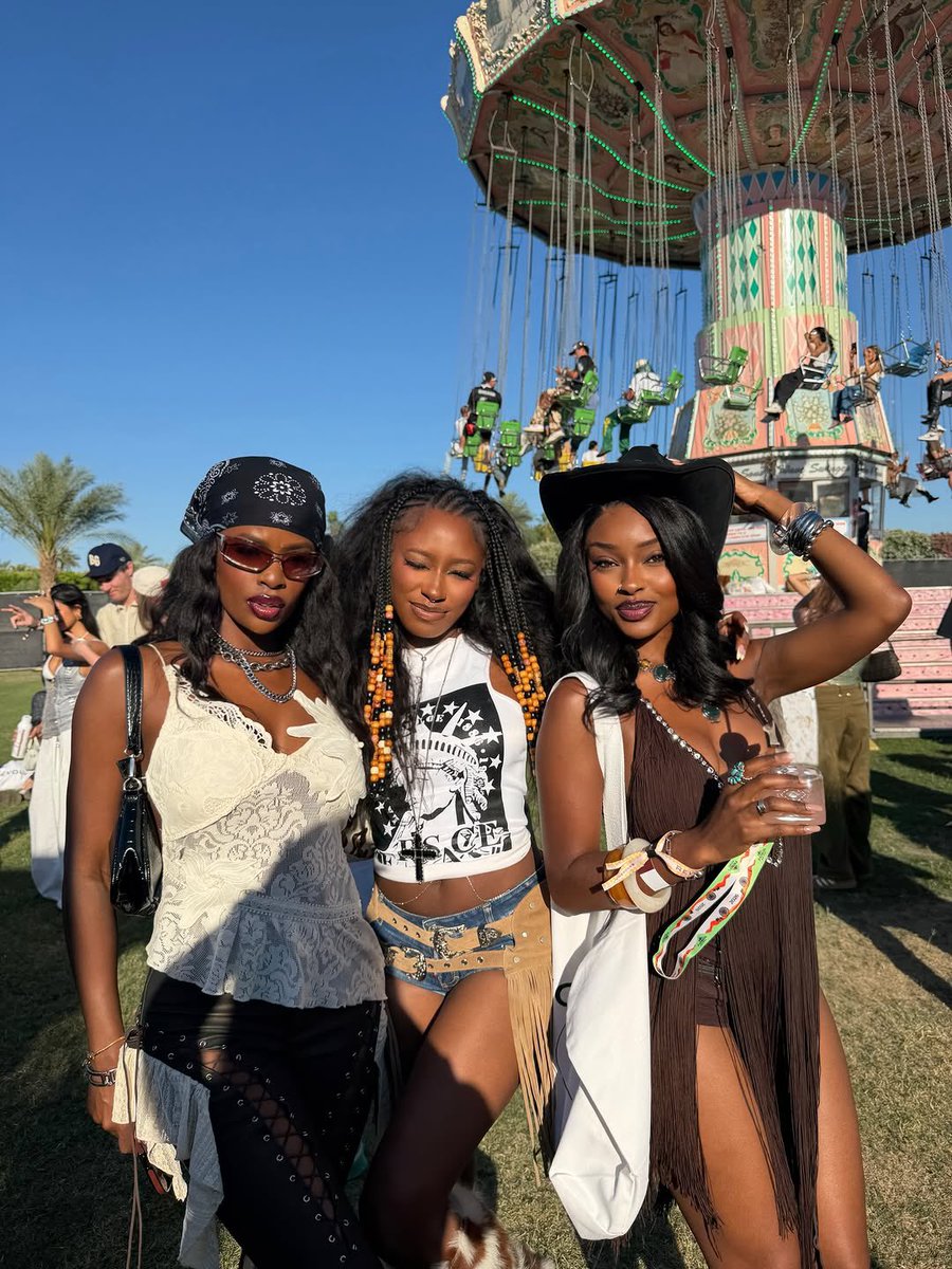 𝗔𝘆𝗻𝗶 tweet media