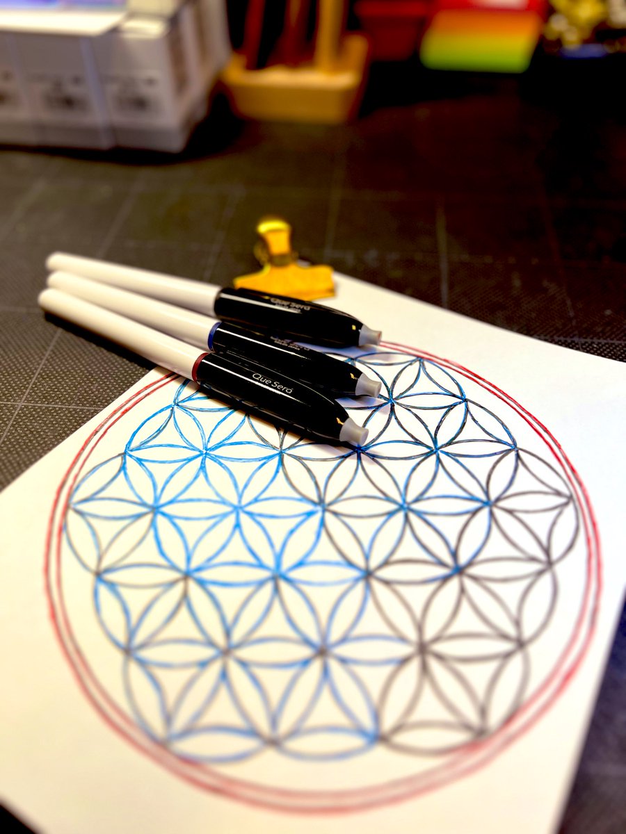 asahinaitsuku's tweet image. #デコラッシュ #PLUS #ケセラ #セーラー万年筆 #ロルバーン 

備忘録
ケセラとデコラッシュの練習

【デコラッシュ】
平成期の初代デコレーションテープの時は、ぶんぶんハチ🐝が可愛くてのほほんとしてて好きだった。

手を止めると絵柄が割れるので
少々ひと息に引く方がうまくいく(やも)