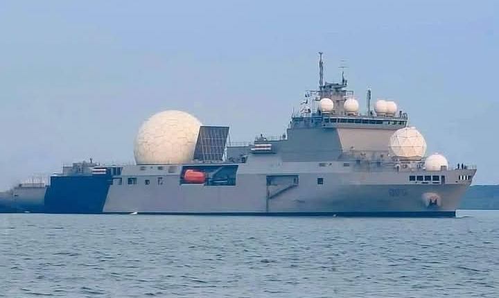 بحیرہ عرب میں پاکستان کے متوقع ایڈوانسڈ میزائل ٹیسٹ کو اسٹڈی کرنے کیلئے انڈیا نے اپنا میزائل ٹریکنگ شپ INS Dhuruv پاکستانی سمندری حدود سے چند ہی کلومیٹر کے فاصلے پر لا کر کھڑا کر دیا ہے-
مارخور افواج سے درخواست ہے کہ اپنے میزائل ٹیسٹ فائر سے پہلے گاؤ موتر والوں کے INS Dhuruv کے