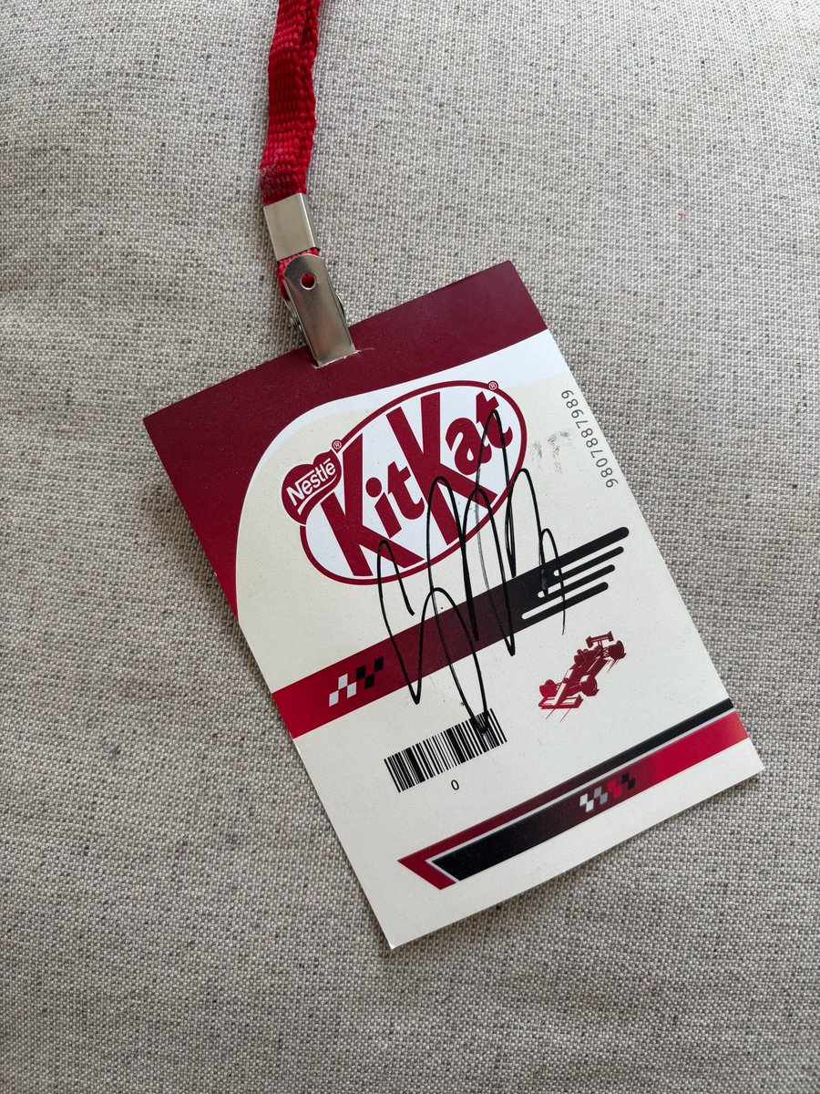 KITKAT® tweet media