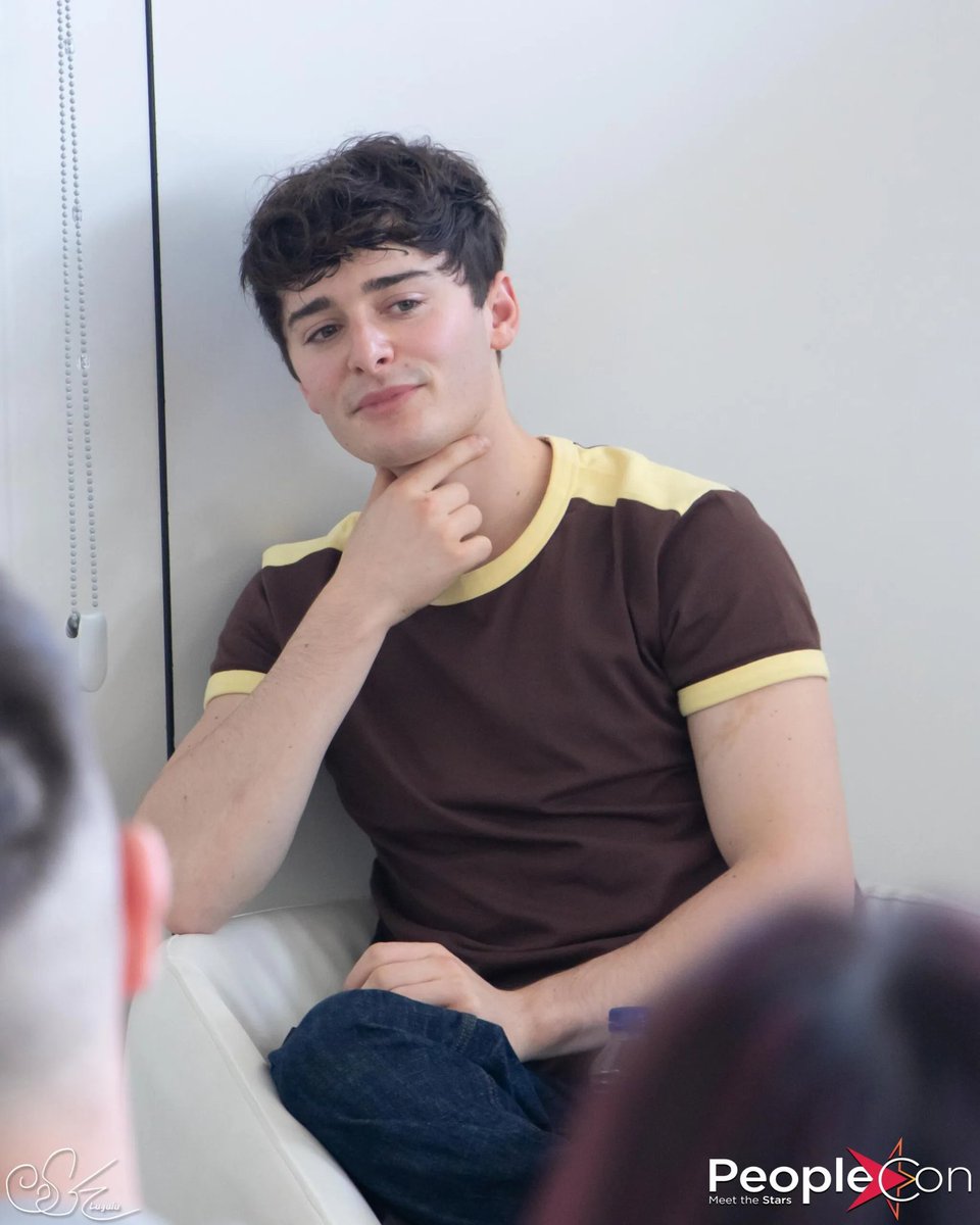 AngelInTheRightSideUp tweet media