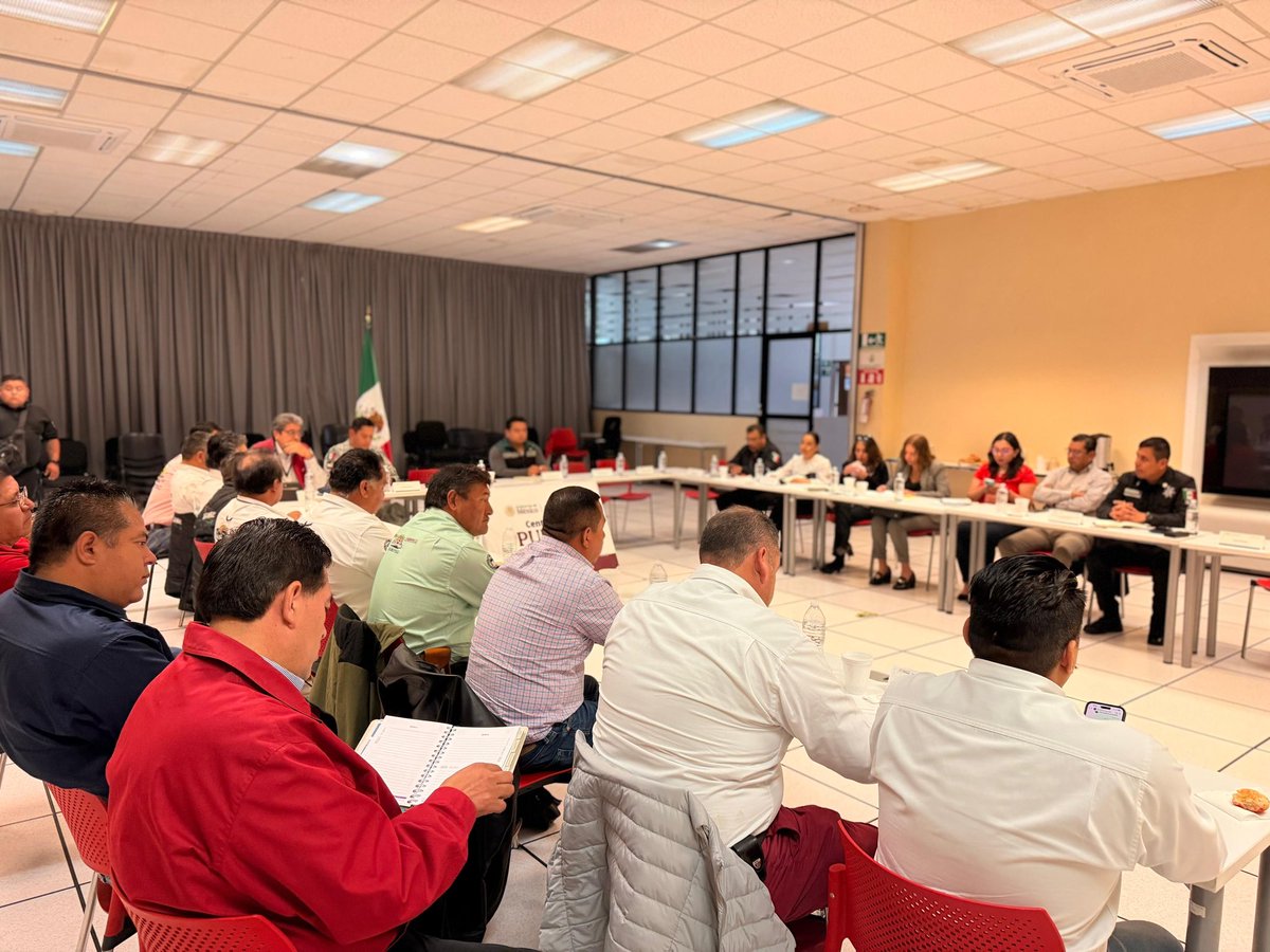 Para fortalecer la movilidad en la región, se realizó una mesa de diálogo interinstitucional con organizaciones del sector transporte como HAMOTAC, INDECO, AMTAC y Transportistas Unidos de la Sierra Negra.

Este encuentro, de carácter mensual, permite dar seguimiento a acuerdos y