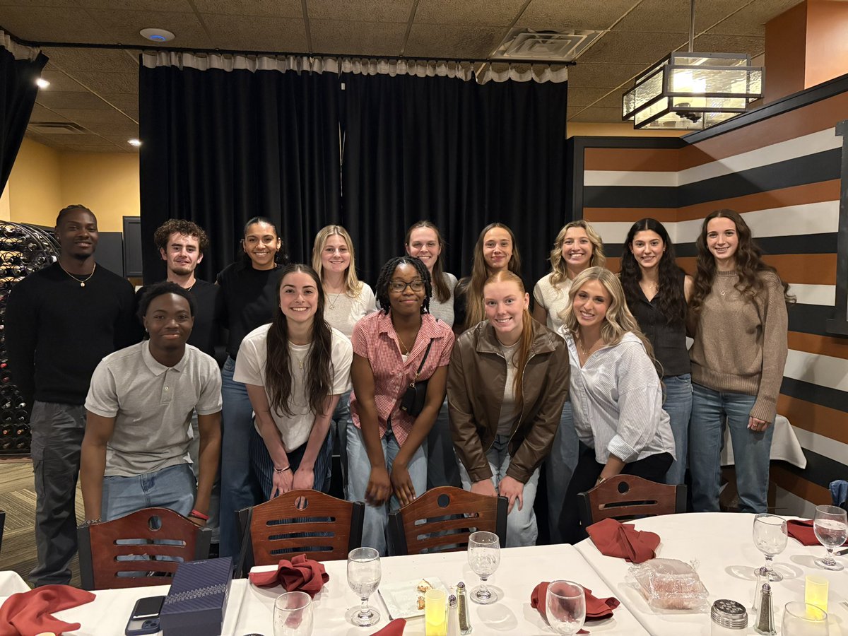 SNHUWBB's tweet photo. We had a blast at our end of the year team dinner last night. 💙💛 https://t.co/jYhv6BVgVS