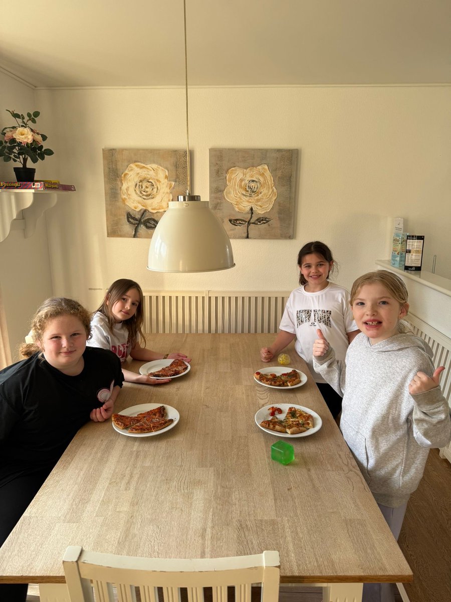 chandlers_field's tweet photo. Pizza party at the lodges. 🍕🌲 Just a little warm-up before a fun evening ahead.#pizza #Billund https://t.co/hqclel7idu