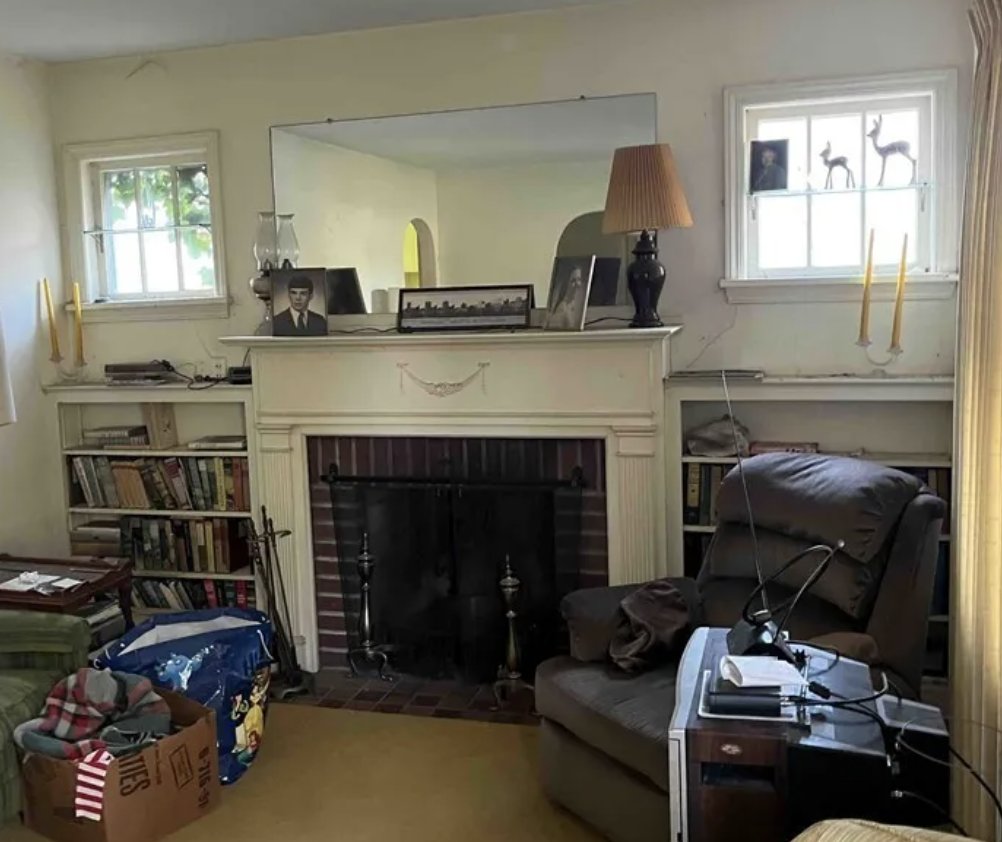 oldhouses100k's tweet image. $59,900. With 1,556 sq ft of space, this 3-bedroom, 1.5-bath #NewYork cape offers a #fireplace, a spacious kitchen, a separate den, and a relaxing back porch and an attached single-bay garage.  oldhousesunder50k.com/c-1950-new-yor…