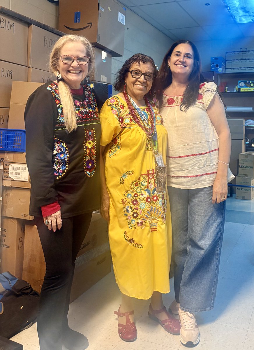 sheree42707426's tweet photo. #SkyhawkPride #RaineysRowdies #FiestaDay #AdminSpiritWeek https://t.co/j0n9FSLBrR