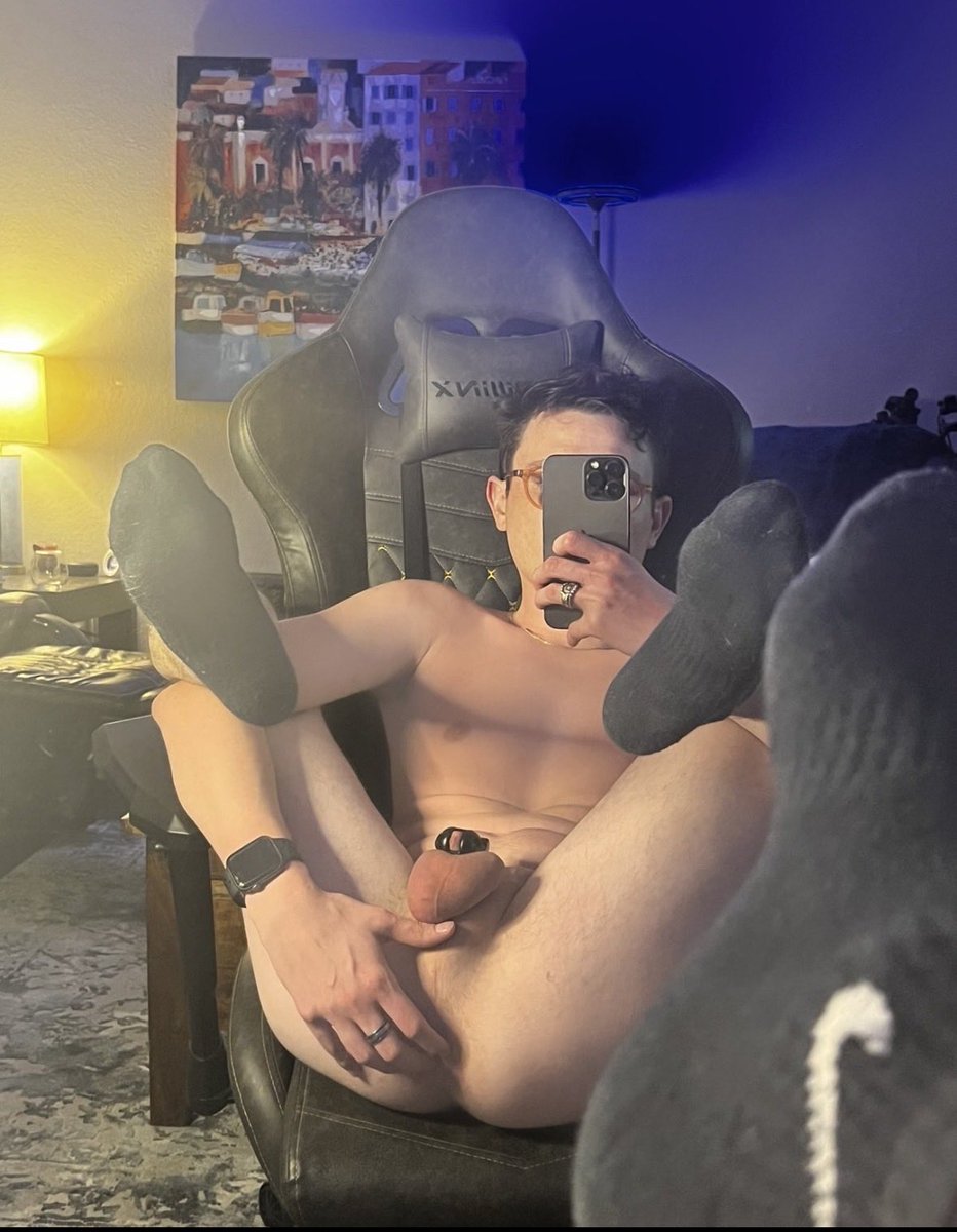 CollegeChastityBros tweet media