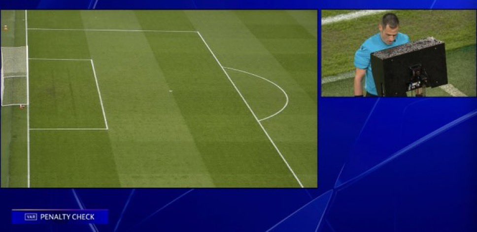 Rory_Talks_Ball's tweet photo. Clearly not a penalty, not inside the box https://t.co/9M0ktevl7H