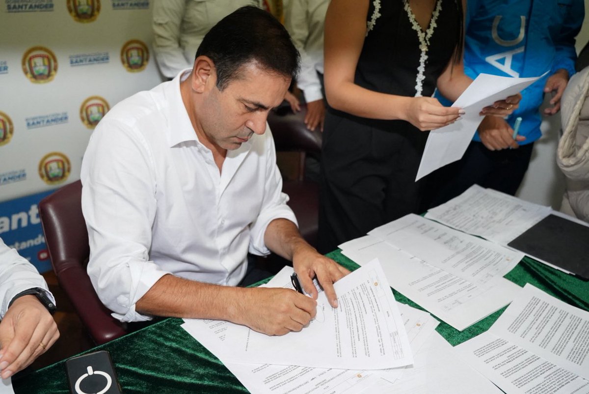 General Juvenal Díaz tweet media