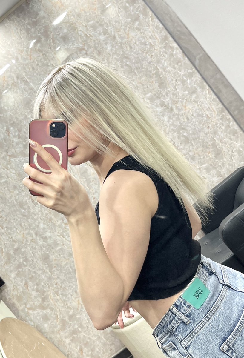 مدوسا در آینه tweet media