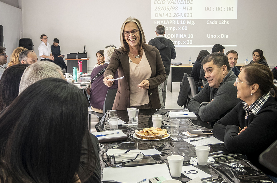 gobdecordoba's tweet image. 💙🏥 Junto a profesionales de la red de hospitales de la #Capital, compartimos experiencias, desafíos y propuestas para mejorar nuestro sistema de #salud.

👩‍⚕️👨‍⚕️ Escuchar a quienes están todos los días en la primera línea, nos permite tomar mejores decisiones y avanzar en